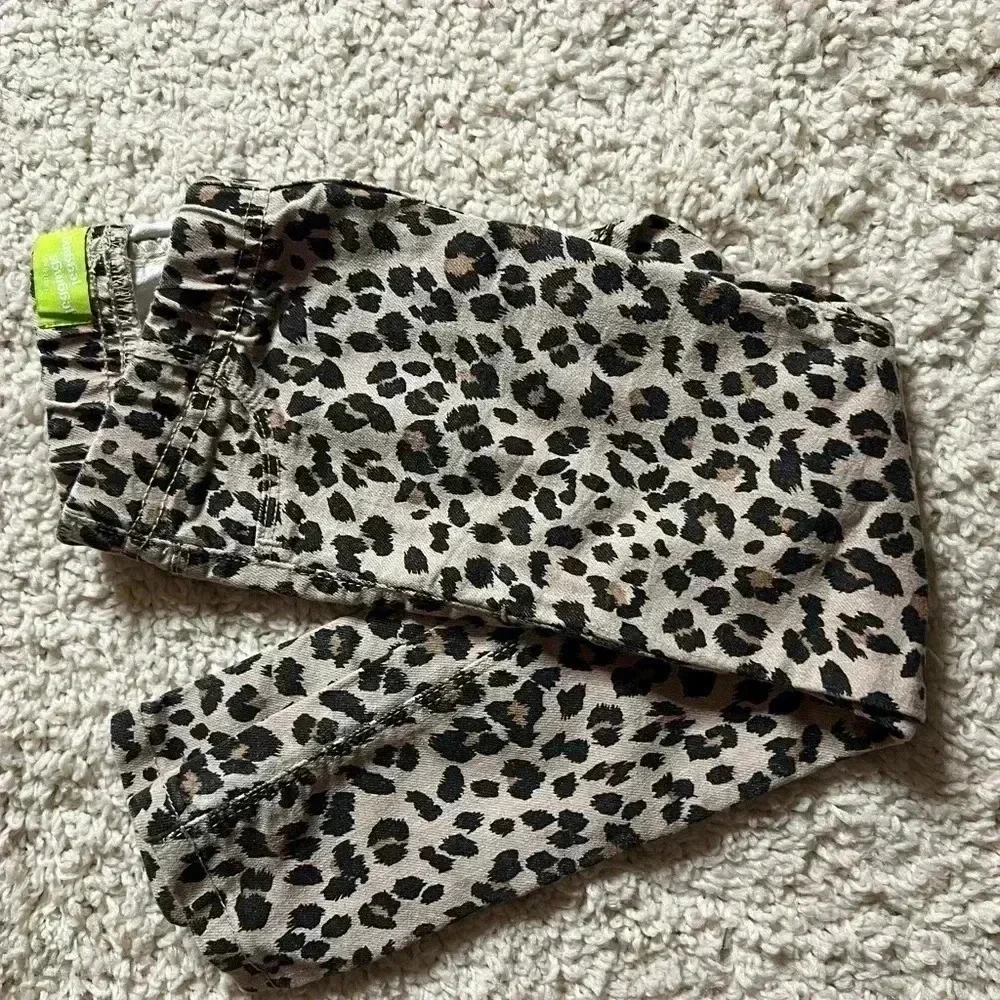 OLD NAVY GIRLS JEGGINGS SIZE 5T EUC LEOPARD PRINT